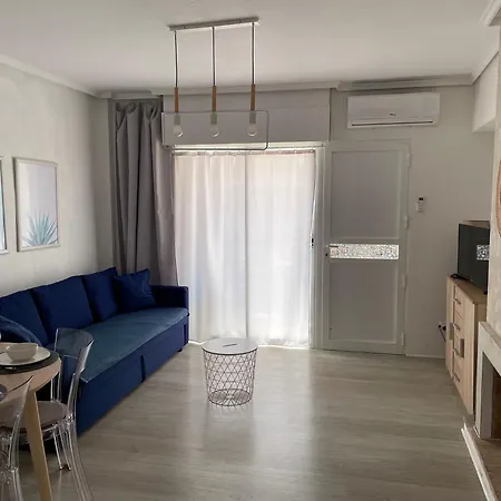 Przytulny 100m Od Plazy Апартаменты Торевьиа